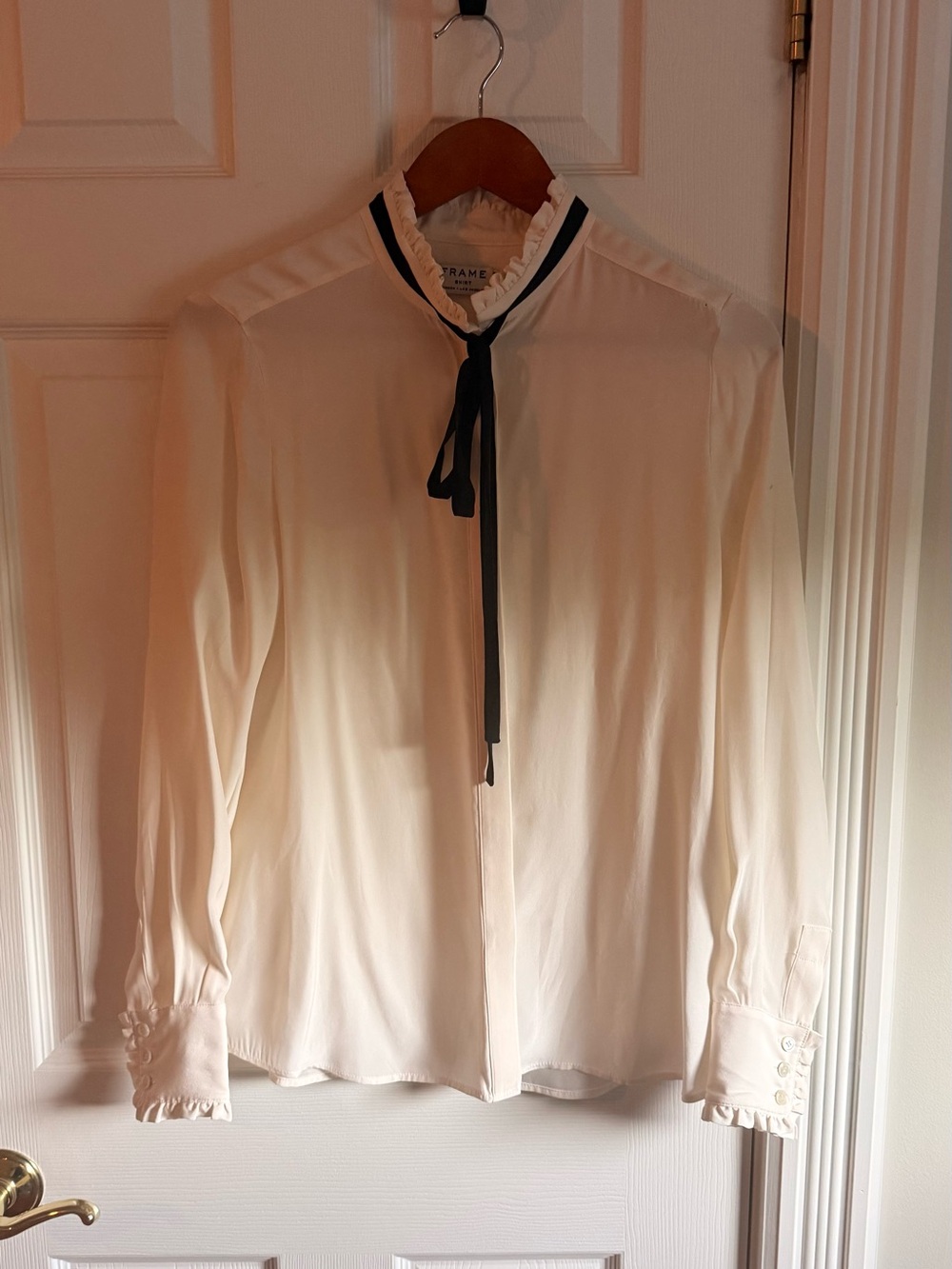FRAME Silk Ruffle Tie-Neck Blouse Ivory (Blanc) Size Small Style LWSH0288